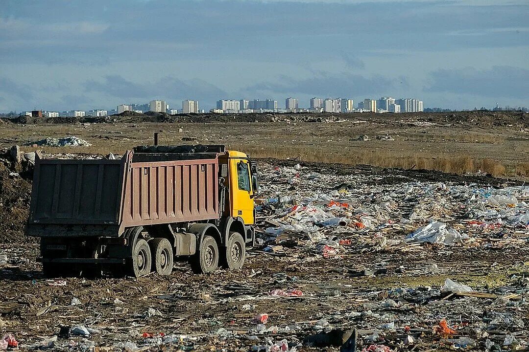 Тко санкт петербург. Мусорный полигон Новоселки. Мусорный полигон Левашово. Мусорный полигон Новоселки СПБ. Полигон отходов Левашово.