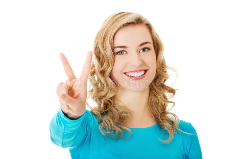 Девушка 2 пальца. Два пальца в девушке. девушка показывает 2. девушка показывает жест. девушка показывает знак победы.
