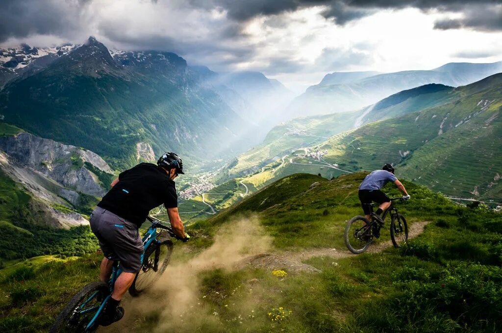 Mountain cycle. Mountain cycle. 5. Велоспорт маунтинбайк. Фото велопрогулки в горах новой зеландии.