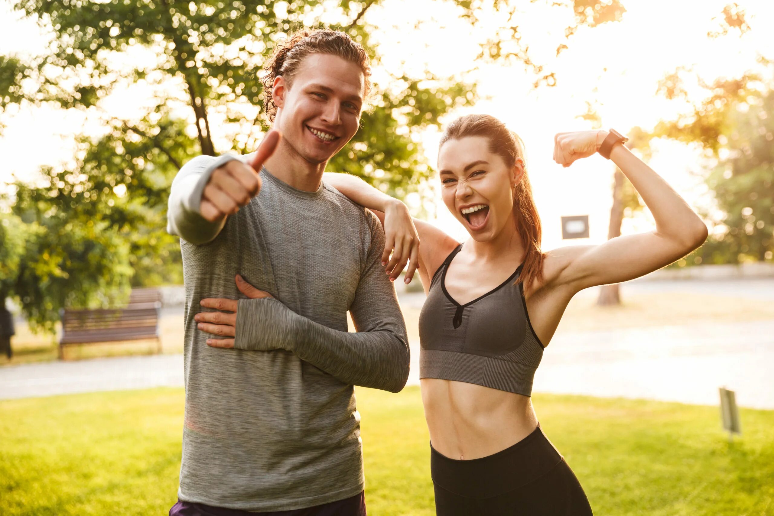 He love sport. Спортивная пара. Фитнес пара. Пара спортсменов. Счастливые спортивные люди.