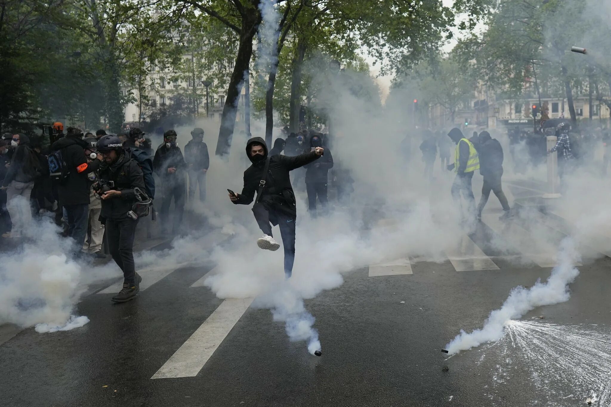 1 мая во франции. Массовые беспорядки в Париже.