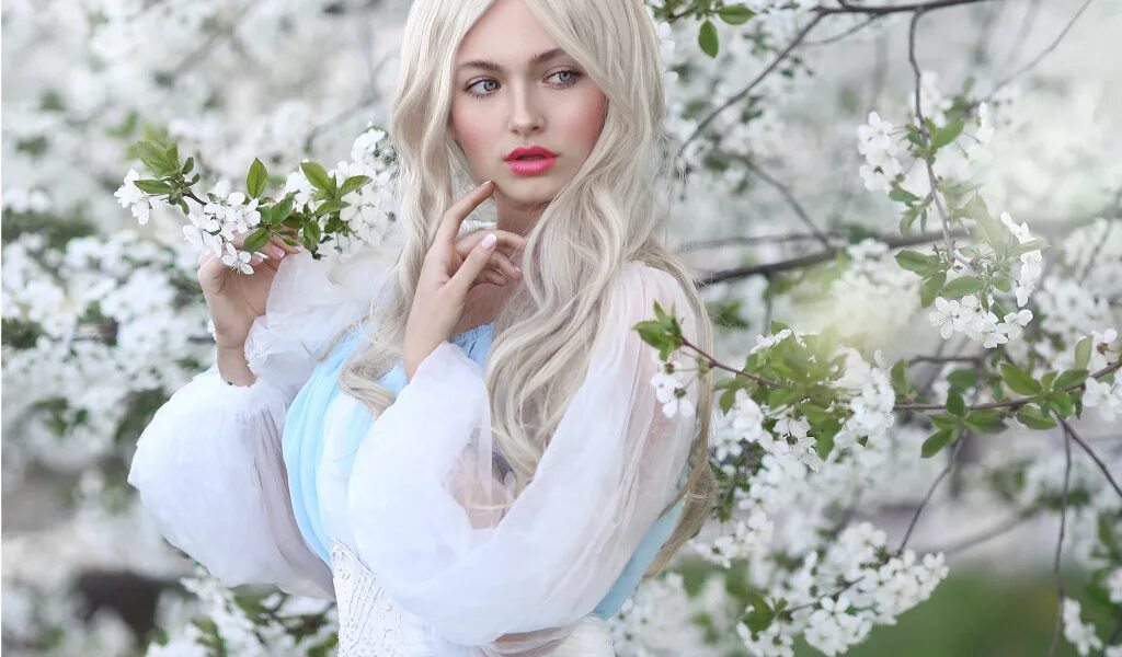 Тотал уайт стритстайл. Фотосессия в светлых тонах. Белоснежная девушка. Фотосессия в белом цвете. Тотал вайт лук 2022.