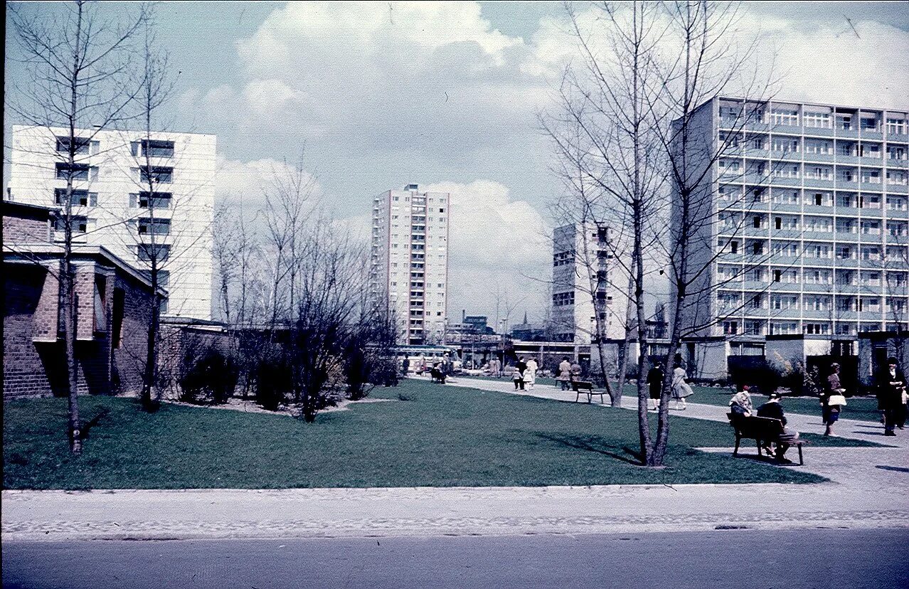 Гдр новинки. Восточная германия 1960. гдр 1960. улицы гдр. гдр сейчас.