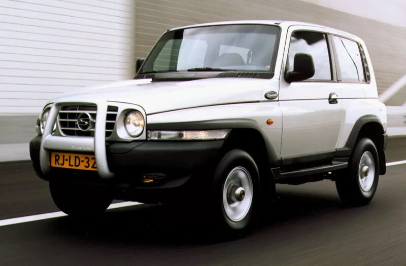 Корандо 2.3. Ssangyong korando 2. ssangyong korando 2005. санг енг корандо 3.2. санг енг korando.
