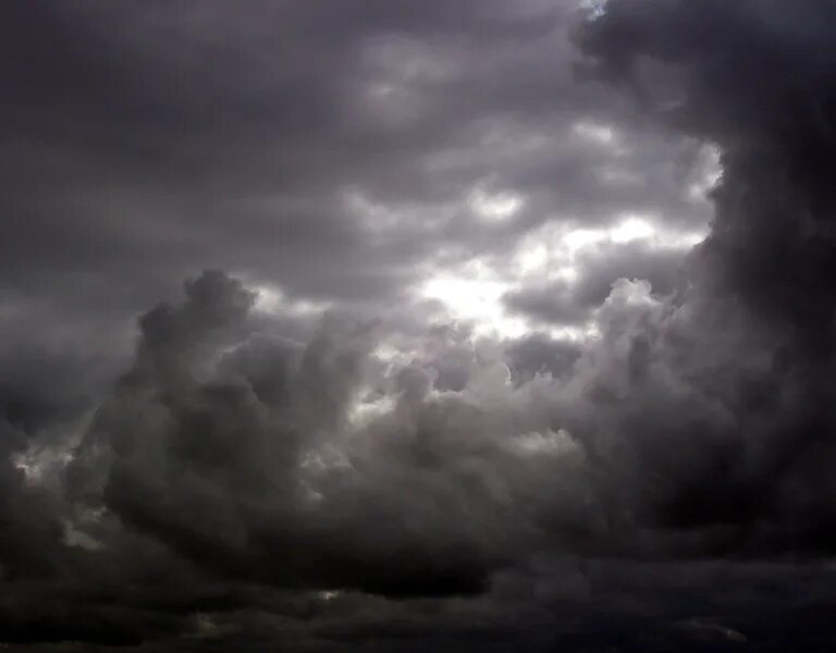 магический рассвет. расенган стихии огня. космический фон для рабочего стола. боги фэнтези миров. серые тучи.