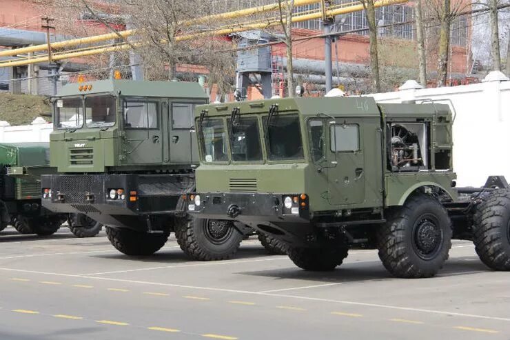 Тягач волат мзкт-74135. Мзкт-741351. Мзкт волат тягач. Мзкт волат тягач. Мзкт волат тягач.