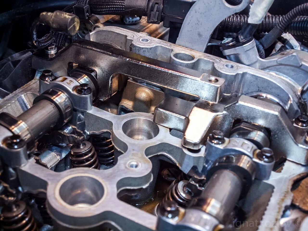 Уаз патриот распредвалы змз 409. 8 крышки распредвалов очередность. Затяжка корпуса распредвала ваз 2114. Порядок установки распредвалов. Порядок установки распредвалов.