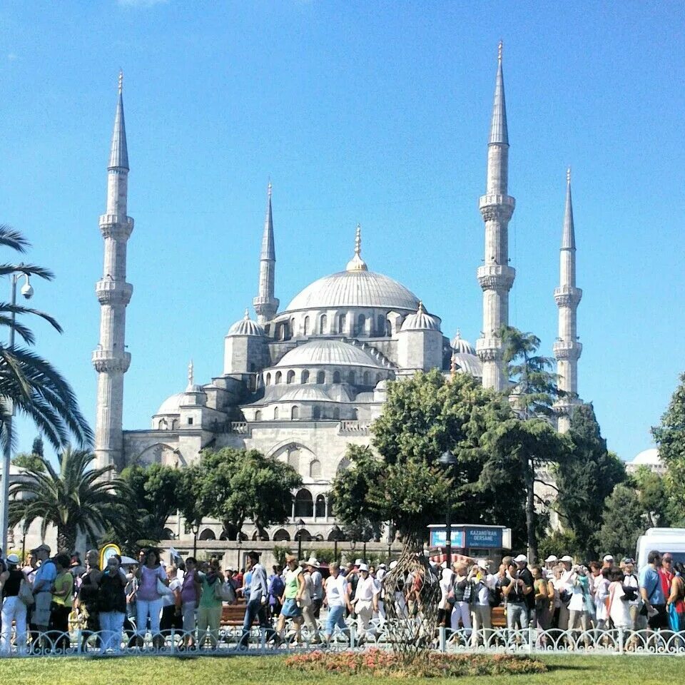 Фатих султанахмет. Мечеть Султана Ахмеда. Султанахмет Фатих. Мечети Стамбула район Султанахмет. Фатих голубая мечеть.