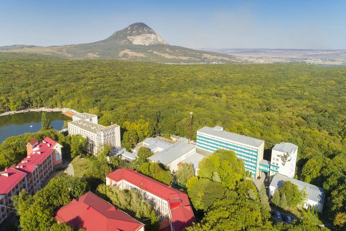 Буковая роща железноводск официальный сайт. Г. Санатории в железноводске 2022. Санаторий солнечный железноводск. Сайт цен в санаториях железноводска.