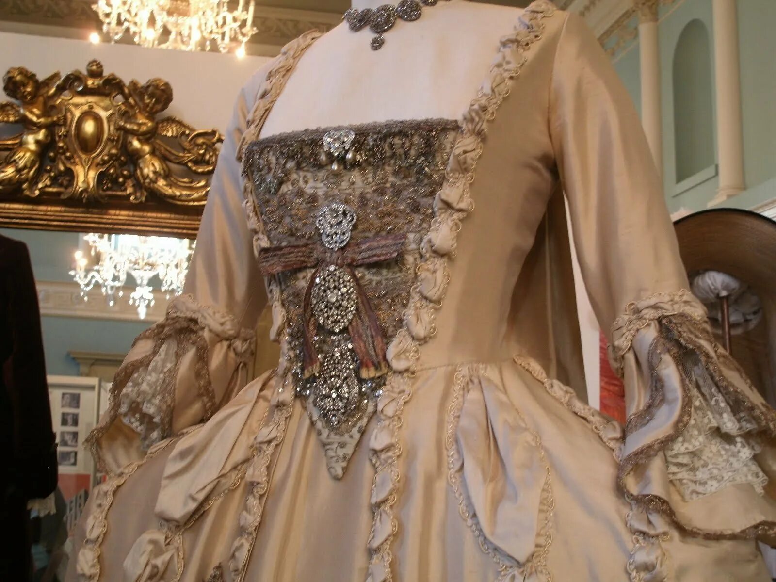 Rococo одежда