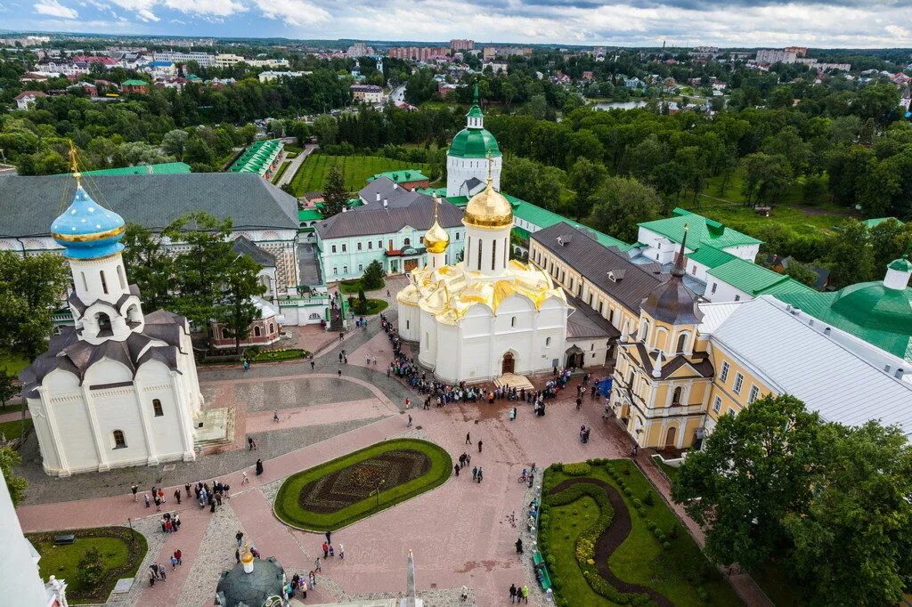 Свято троицкий москва. Троице-Сергиева Лавра Сергиев Посад. Сергиев Посад Троицко Сергиевская Лавра. Троице Сергиев Посад монастырь. Лавра Сергия Радонежского Сергиев Посад.