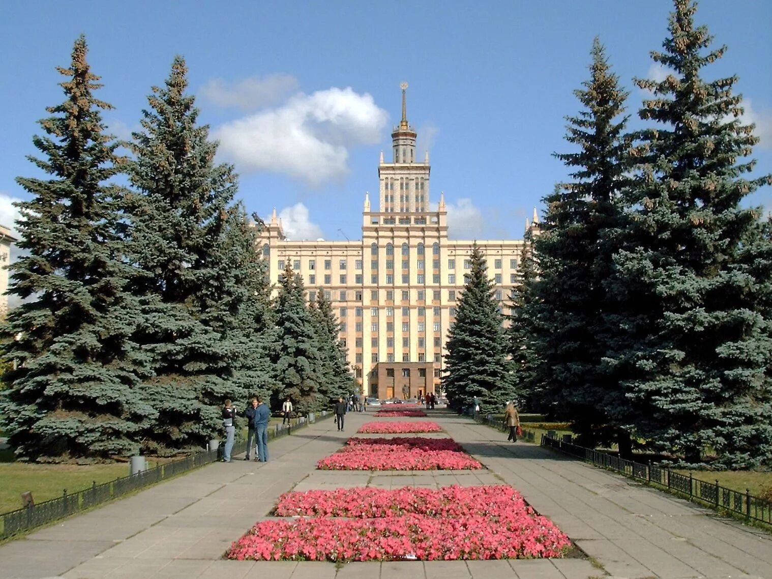 Челябинский вуз юургу. Юургу челябинск. Южно-уральский государственный университет челябинск. Юургу южно-уральский государственный университет. Здание юургу челябинск.