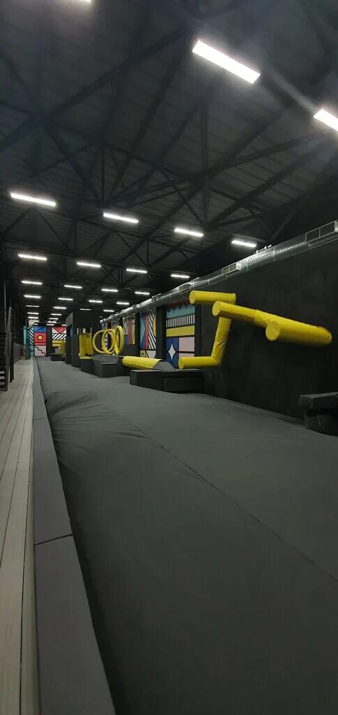 Do a flip батутный центр москва. Doaflip батуты полоса препятствий. батутный парк doaflip москва. батутный центр doaflip. Do a flip смирновская 25с1.