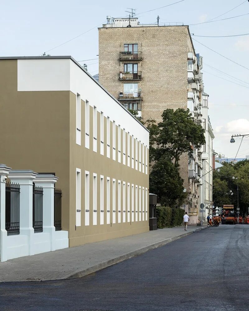 Посольство швейцарии в спб. Здание посольства швейцарии в москве. Гусятников 5 швейцарское посольство. Посольство швейцарии в москве. Здание посольства швейцарии в москве.