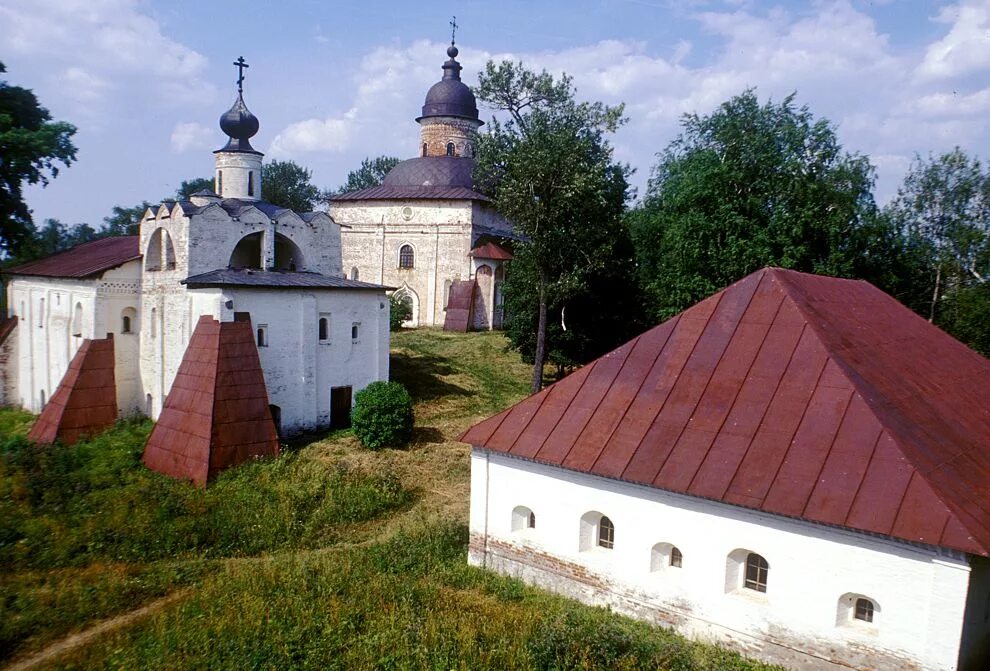 Белозерский монастырь святые