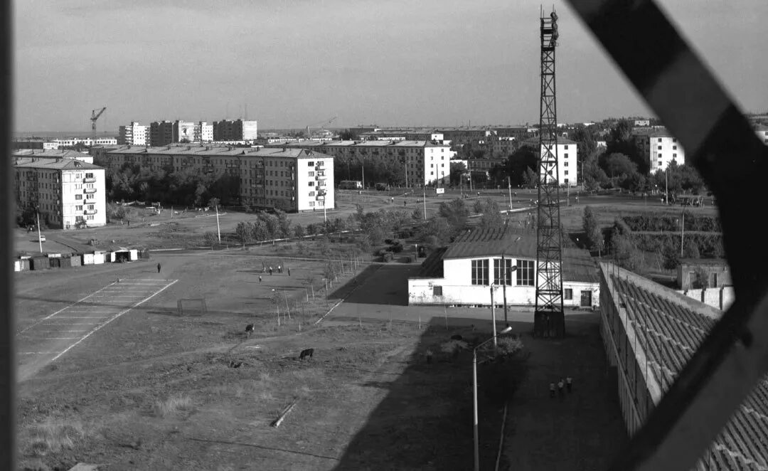 Старый Новокуйбышевск. Провинция Новокуйбышевск. Новокуйбышевск 1990 фото. Новокуйбышевск старые фото. Новокуйбышевск тревога