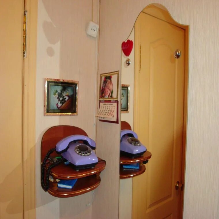 Телефон в коридоре