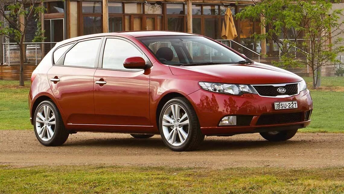 Сколько киа серато. Kia Cerato хэтчбек 2011. Kia Cerato 2010 хэтчбек. Киа Церато хэтчбек 2010. Киа Церато 2.