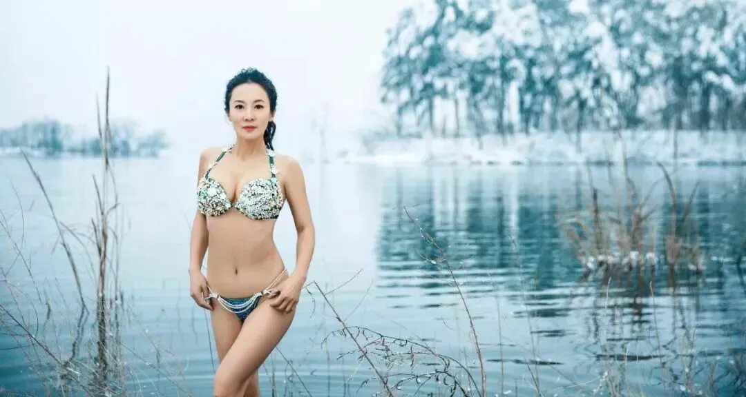 Малолетняя китаянка. Лю Елин (Liu Yelin). 50 Летняя китаянка лю Елин. Лю Елин бикини. Лю Елин (52 года).