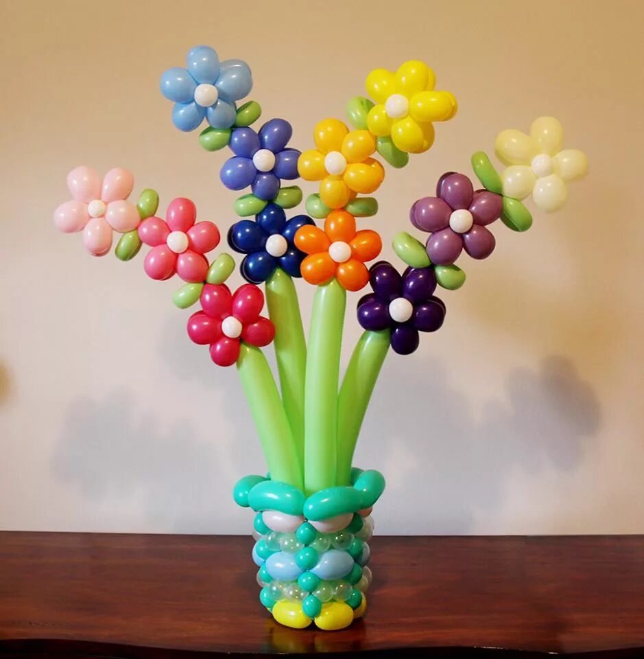 Букет из шаров. Букет из воздушных шариков. Цветы из надувных шаров. Букет из ШДМ.