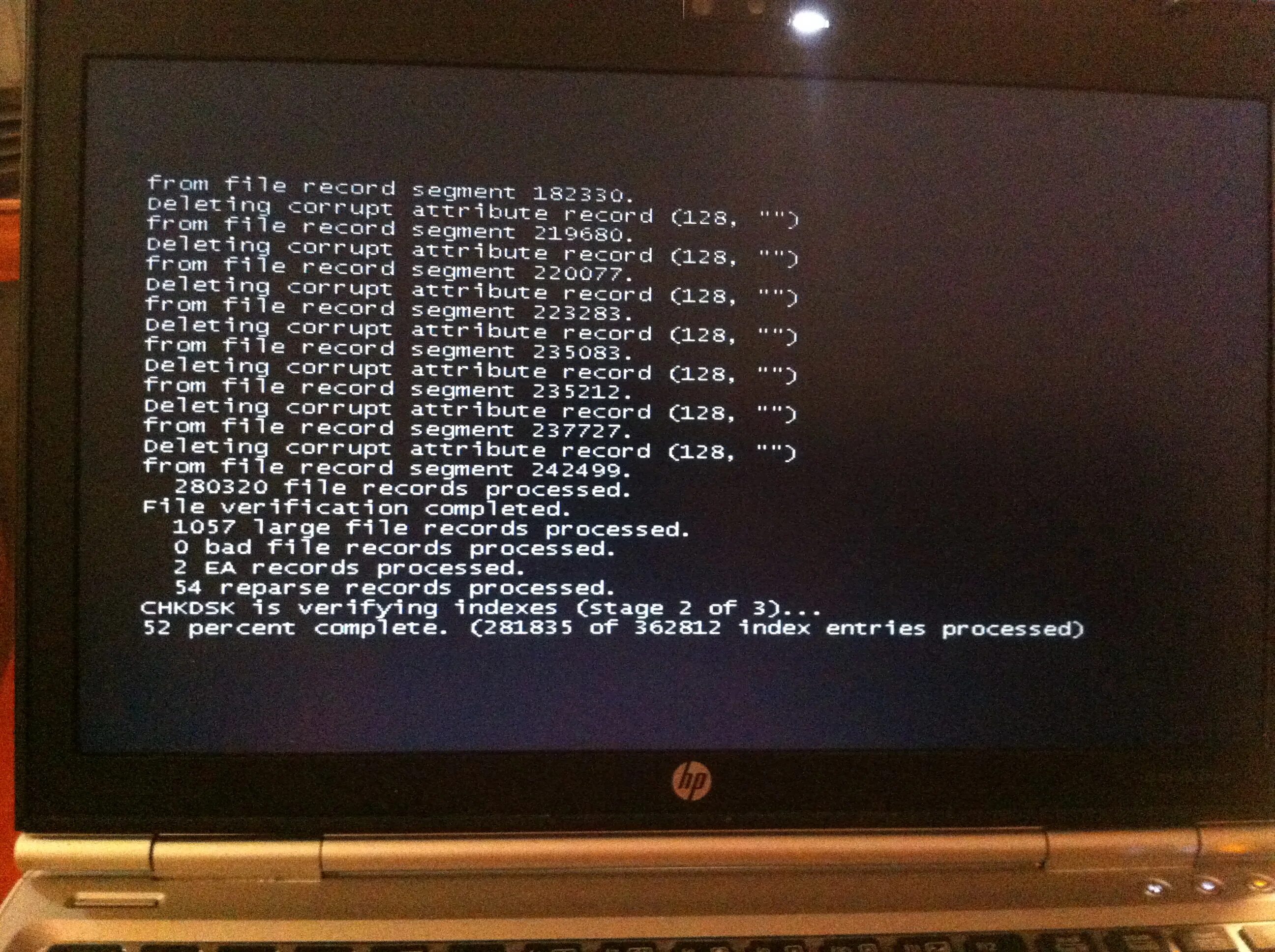 Verifying file integrity wuthering. Ntfs file system синий экран. run chkdsk f синий экран. checking disk при запуске. chkdsk ntfs32.