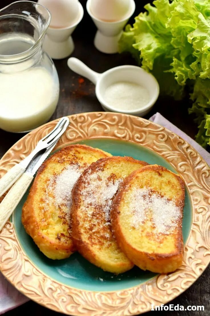 Хлеб в яйце с сахаром. Гренки. Гренки с яйцом. Гренки из белого хлеба с яйцом. Хлеб жареный с яйцом и молоком.