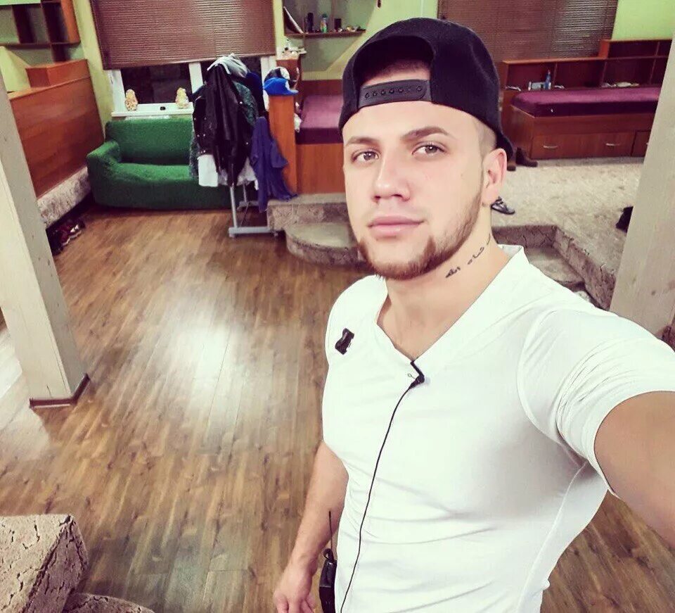 Первая девушка колесникова макса на доме 2. Лера фрост. Дом 2 максим колесников и настя. Колесников дом 2. Дом 2 22 10 2022.