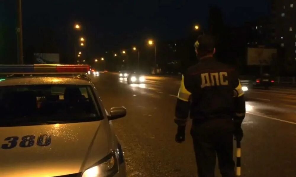 Минск автобусный парк 3. Водитель в городе гомель. Водитель. Профессиональный водитель. Водитель в городе гомель.