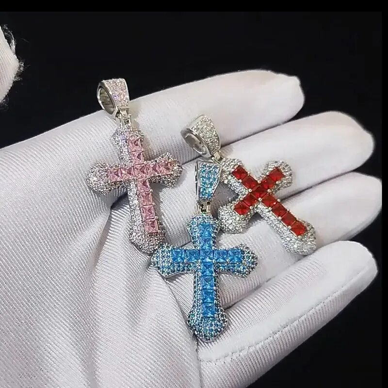 Кулон крест с топазом. Крест с бриллиантами из белого золота 750 пробы. Блестящий крест. Блестящий крест. Крест с топазами золото.