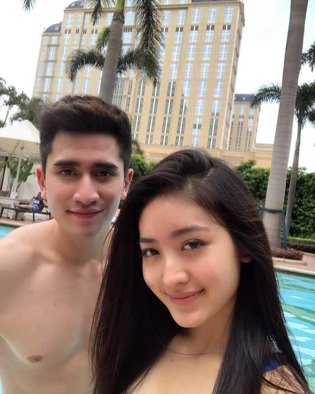 Женщина кэрэн. Женщины в хиджабе лизбия. Karusk gaya. Ngewe bareng pacar di hotel. Main sama pacar.