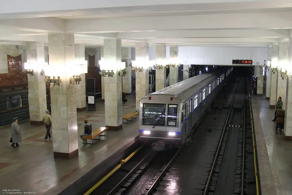 Станция тобольск. Железнодорожная станция тобольск. Станция метро горки казань. Тобольское метро. Метро горки казань.