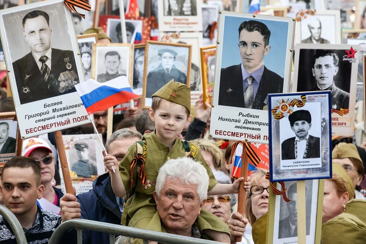 Картины бессмертного полка. Транспарант на 9 мая бессмертный полк. Фото для бессмертного полка. Рамка штендер бессмертный полк. Фото для бессмертного полка.