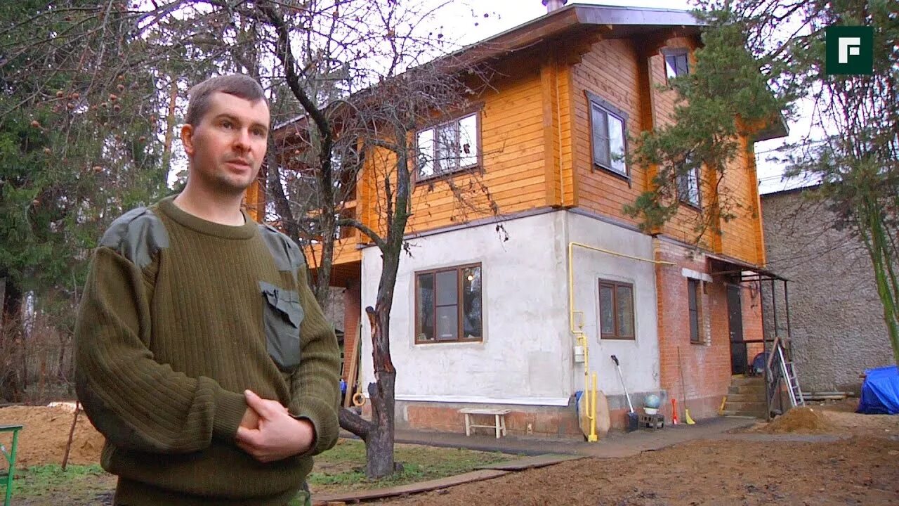Первую дома видео. Реконструкция дачи. реконструкция старого дачного дома. реконструкция старой кирпичной дачи. реконструкция кирпичного дачного домика.