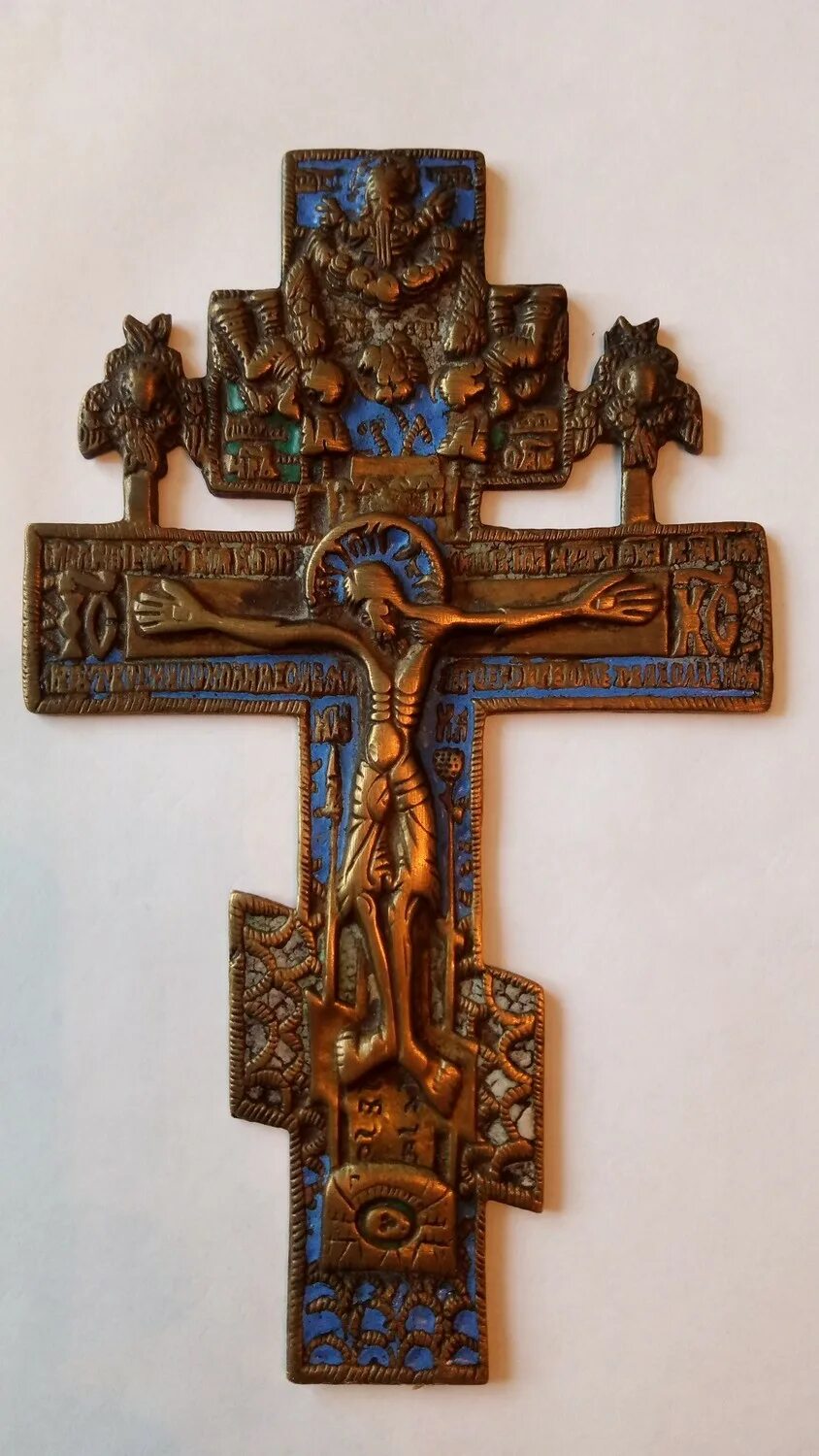 католический крест и православный различия. почему носят крест распятие. почему носят крест распятие. надевание креста. символы на православном крестике сзади.