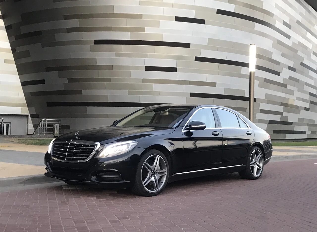 Mercedes w222 long. Мерседес s class w222. Mercedes Benz w222 Maybach. Мерседес представительского класса w222. Аренда мерседес s