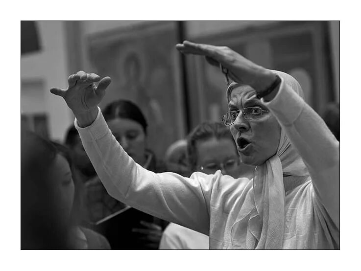 Регент церковного хора. Лучший регент. Регент руководитель церковного хора. Клирос собор арсеньев. Регент церковного хора.