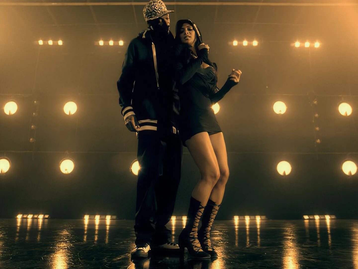 танцующие клипы. бритни спирс танец. меган thee stallion body.