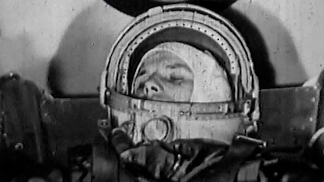 Юбилей первый полет в космос. Полет Юрия Гагарина Калуга. Первый полет человека в космос фото. Конверт 12 апреля день космонавтики с кораблем Буран. ИМБП тренажер корабля Восток.