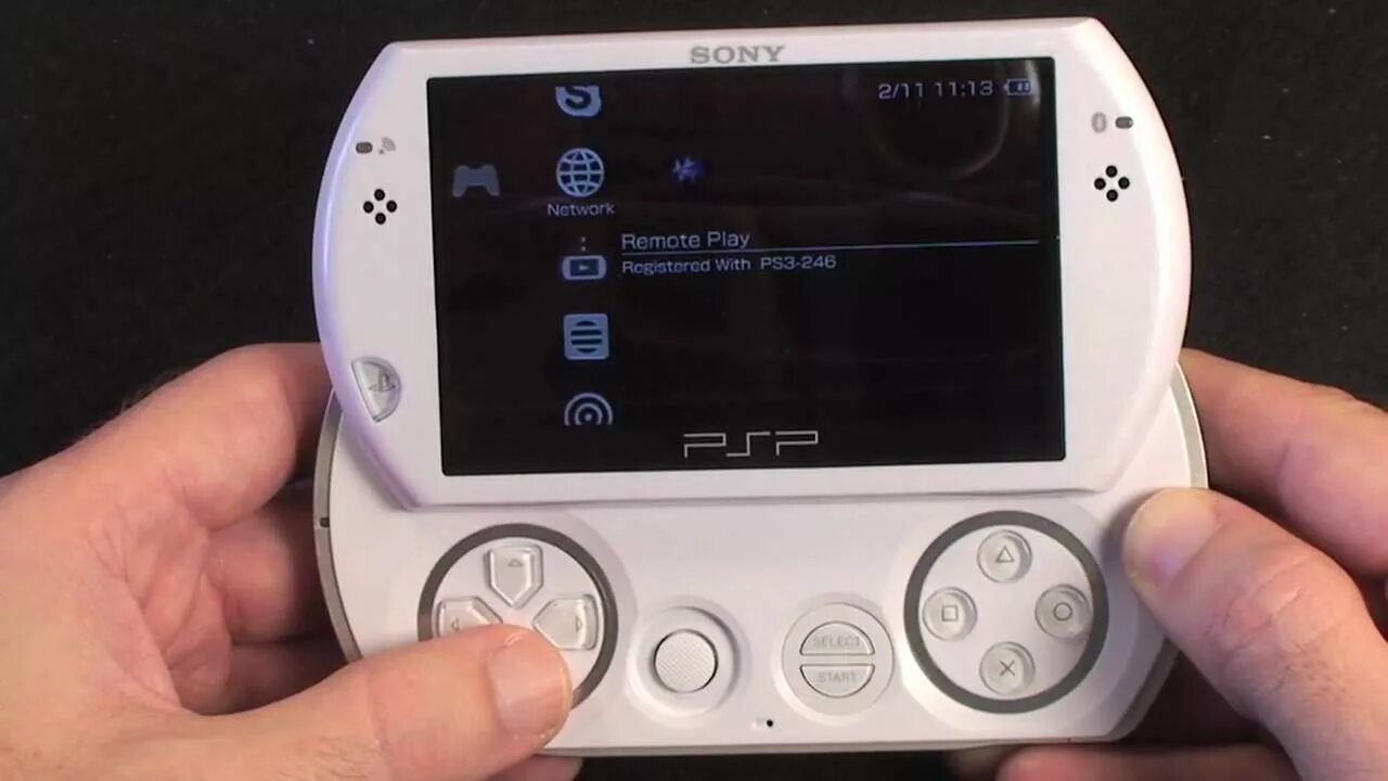 Игры белая приставка. PSP go n1001. PSP Sony 1006. Sony PSP go PSP-n1003. Игровая приставка Sony консоль PSPGO Black.