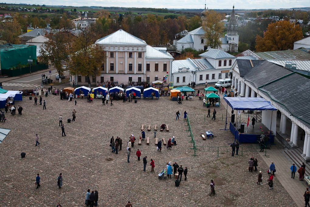 суздаль центральная площадь. гостиный двор суздаль. суздаль площадь города. торговая площадь суздаль. суздаль.
