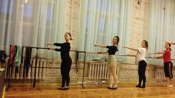 Студия пируэт. Дк елизаветинский екатеринбург. Студия балета пируэт. Пируэт лениногорск. Дк экспресс оренбург.