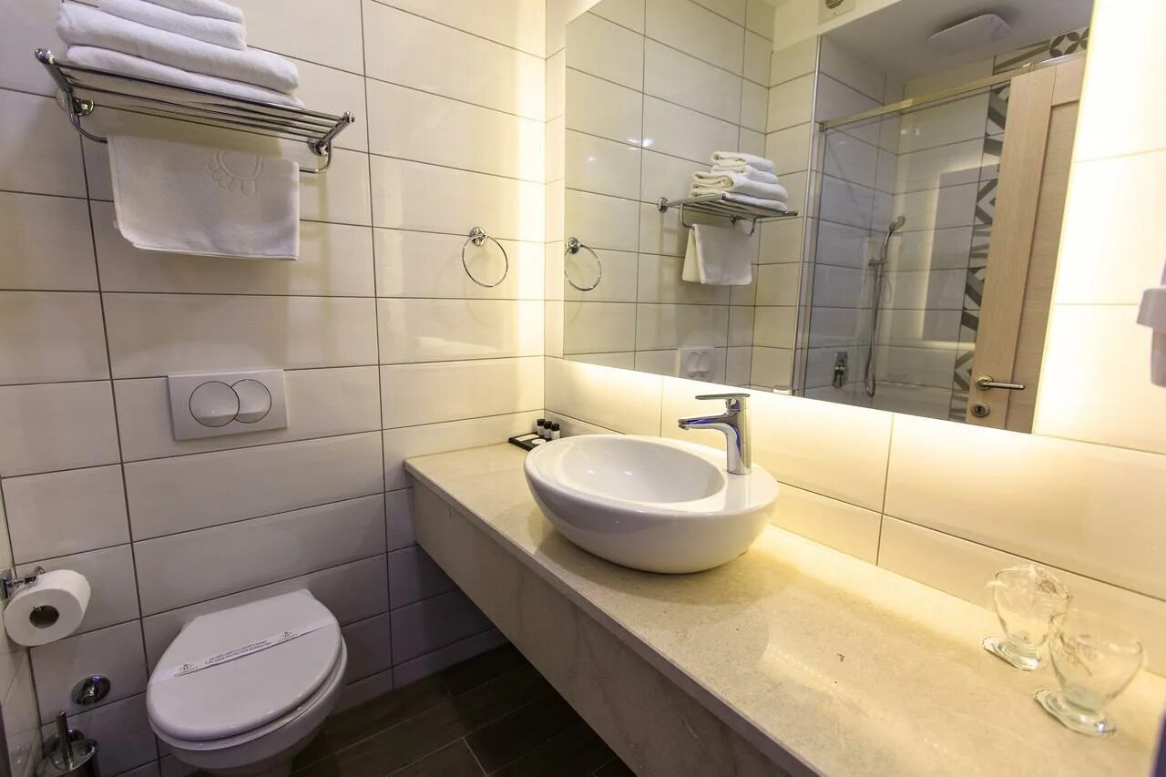 Harmony hotel. Гостиница гармония. harmony hotel тбилиси. отель гармония.