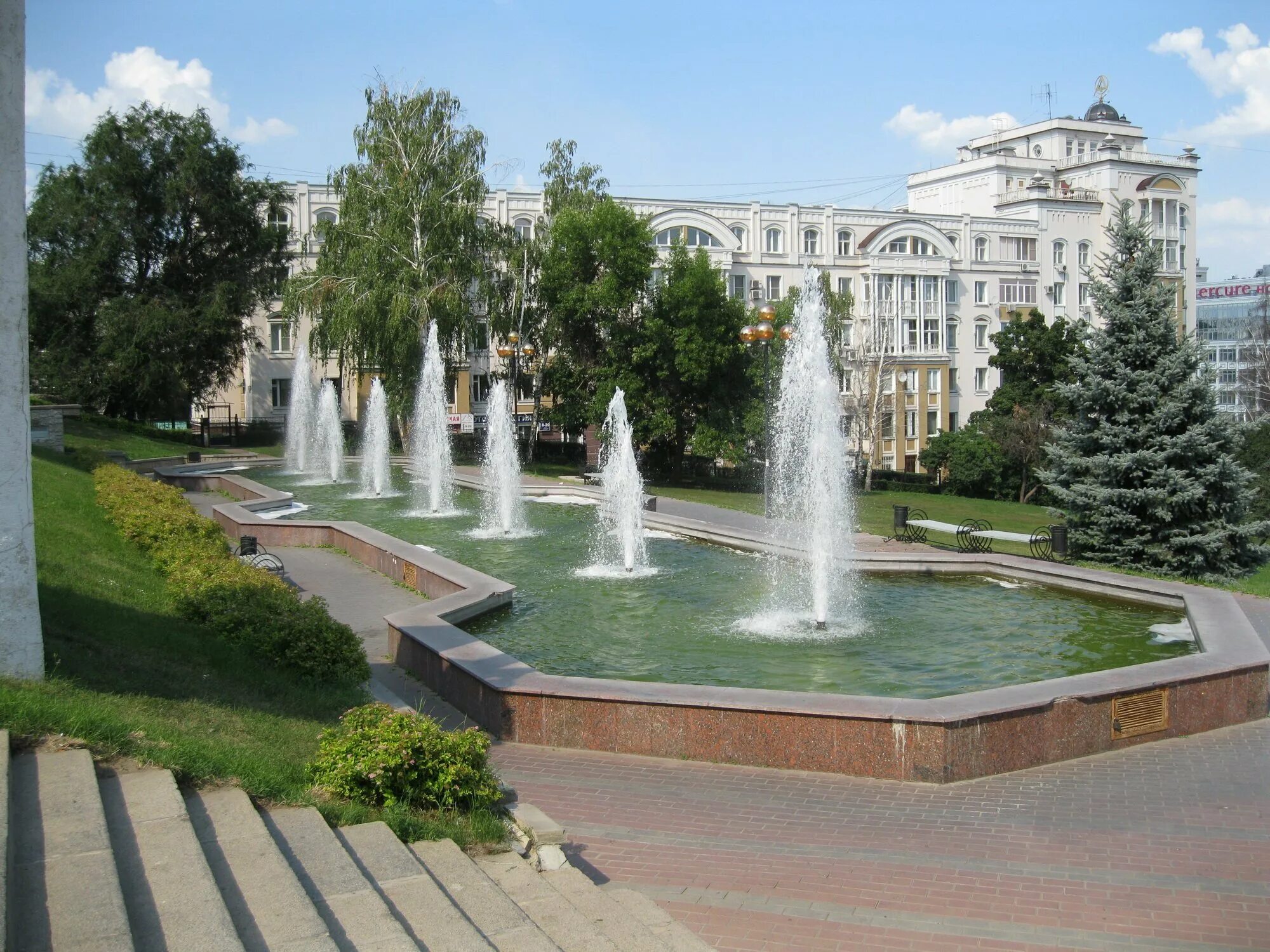 Поступи липецк. Городской округ город Липецк. Липецк центр города. Фонтаны у драмтеатра Липецк. Липецк центр города фонтаны.