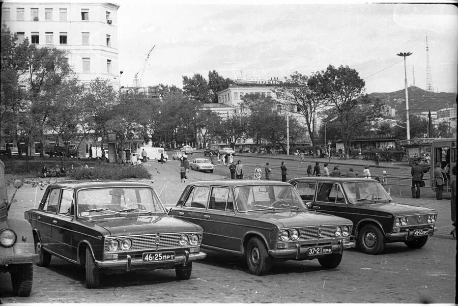 Что означает владивосток 1978 в передаче 60. Владивосток 80-е годы. Владивосток 80 годы. Владивосток 1977. Владивосток иномарки СССР