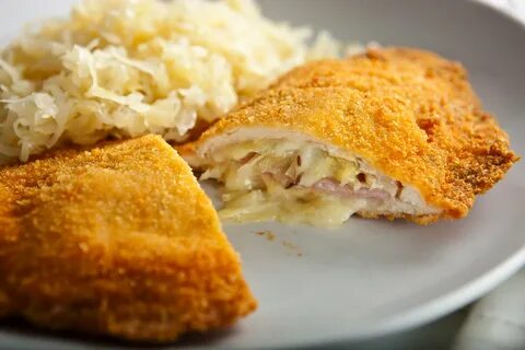 Куриное филе с сыром в сухарях