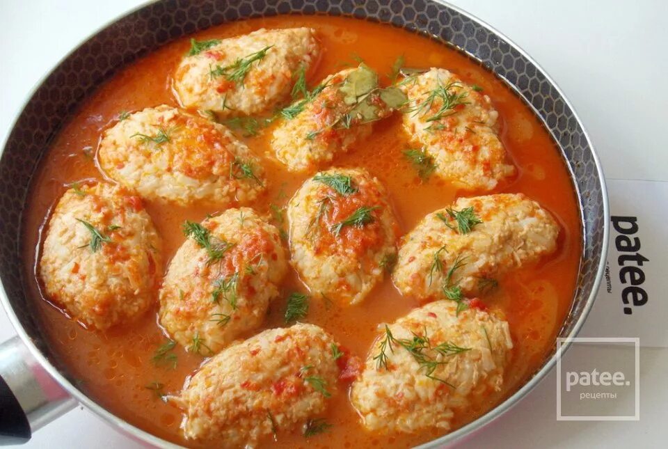 голубцы в томатно-сметанном соусе. как приготовить голубцы ленивые пошаговый. ленивые голубцы. ленивые голубцы в сметанно томатном соусе. покулинарим ленивые голубцы.