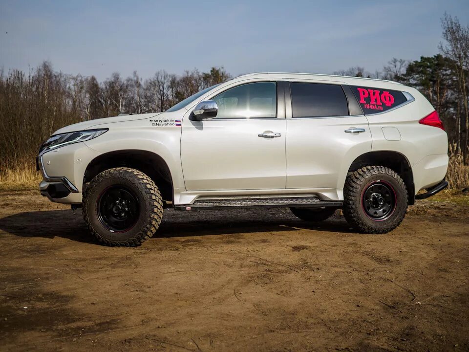 Паджеро спорт размер шин. Mitsubishi Pajero Sport 2017 лифт. Mitsubishi Pajero Sport 3. Mitsubishi Pajero Sport (3g). Mitsubishi Pajero Sport 3 off Road.