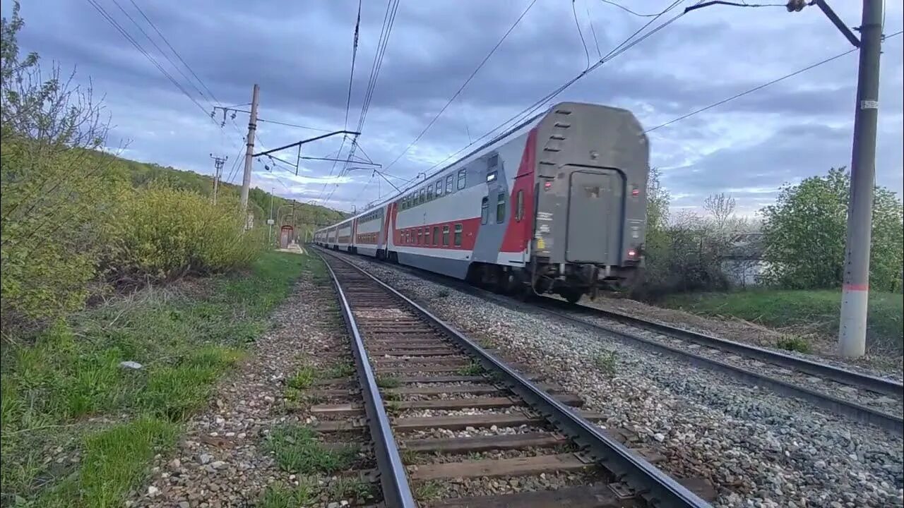 2эс6 с пассажирским поездом. Электричка 65 км новосибирск. 65 поезд. Поезд 065 тольятти москва. Ласточка мцк.