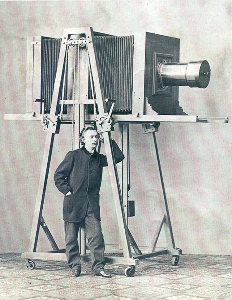 Топ 10 самых первых. Первый фотоаппарат. Самый первый фотоаппарат. Первый фотоаппарат в мире.