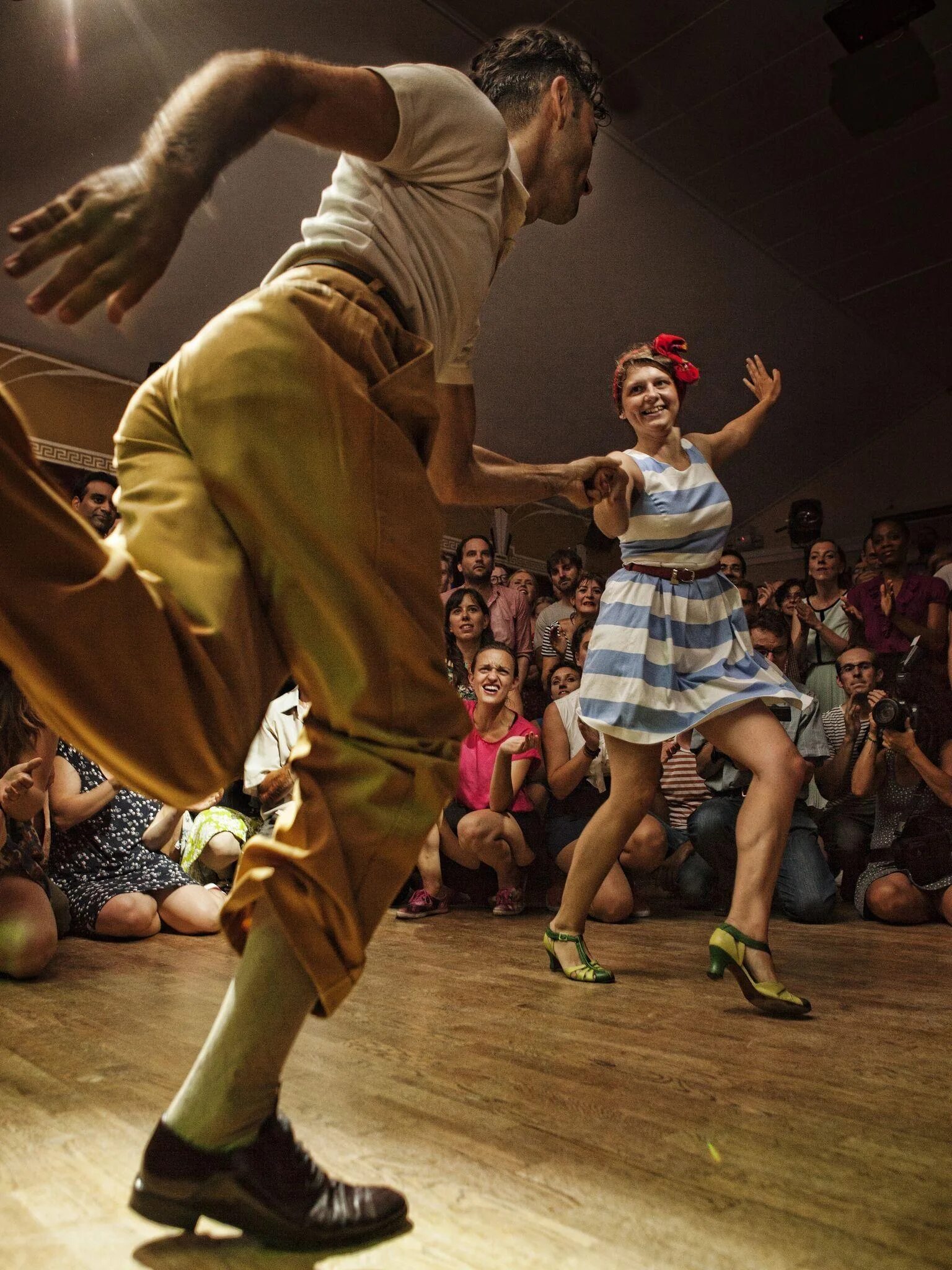 Свинг swing. Линди хоп. линди хоп свинг. танцы в стиле линди хоп. lindy hop танец.